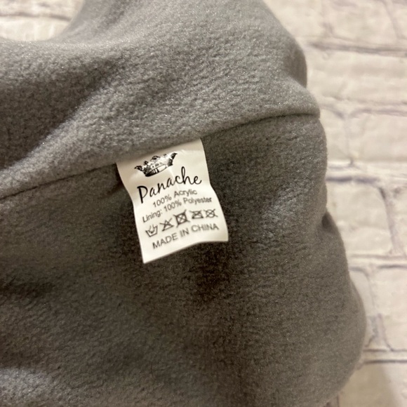 THREAD SHED WINTER WONDERLAND MULTI COLORED FLEECE LINED WOMENS HAT FUR POM O/S - Picture 6 of 9